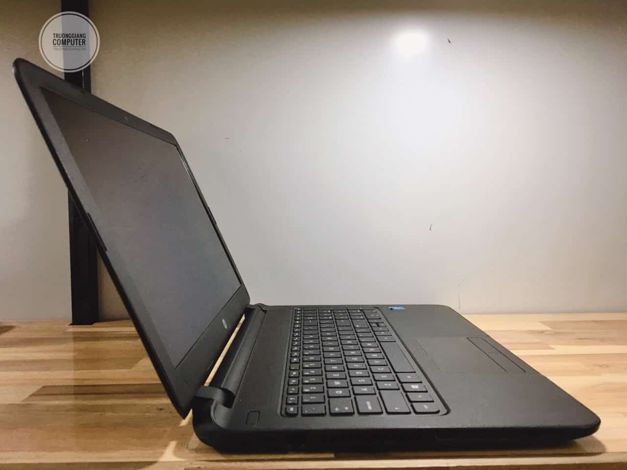 Laptop HP 15 F033WM cũ