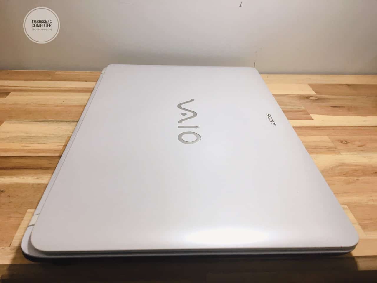 Laptop cũ Sony Vaio SVF15322SGW 