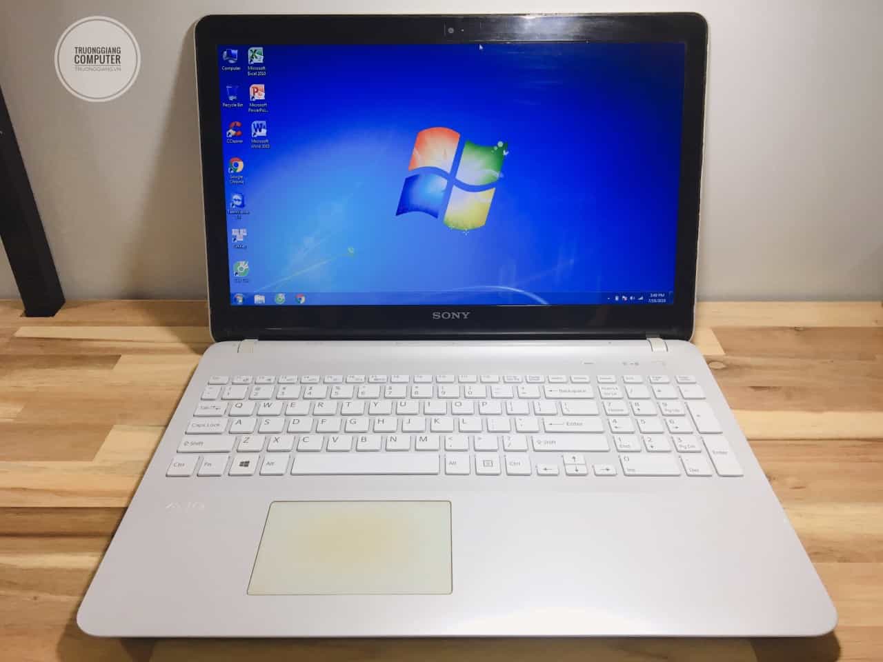 Laptop cũ Sony Vaio SVF15322SGW