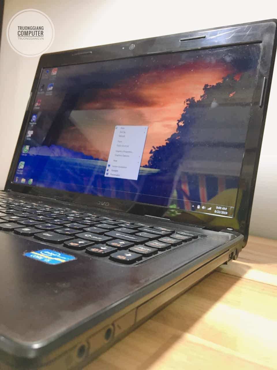 Các kết nối cạnh phải laptop Lenovo G470