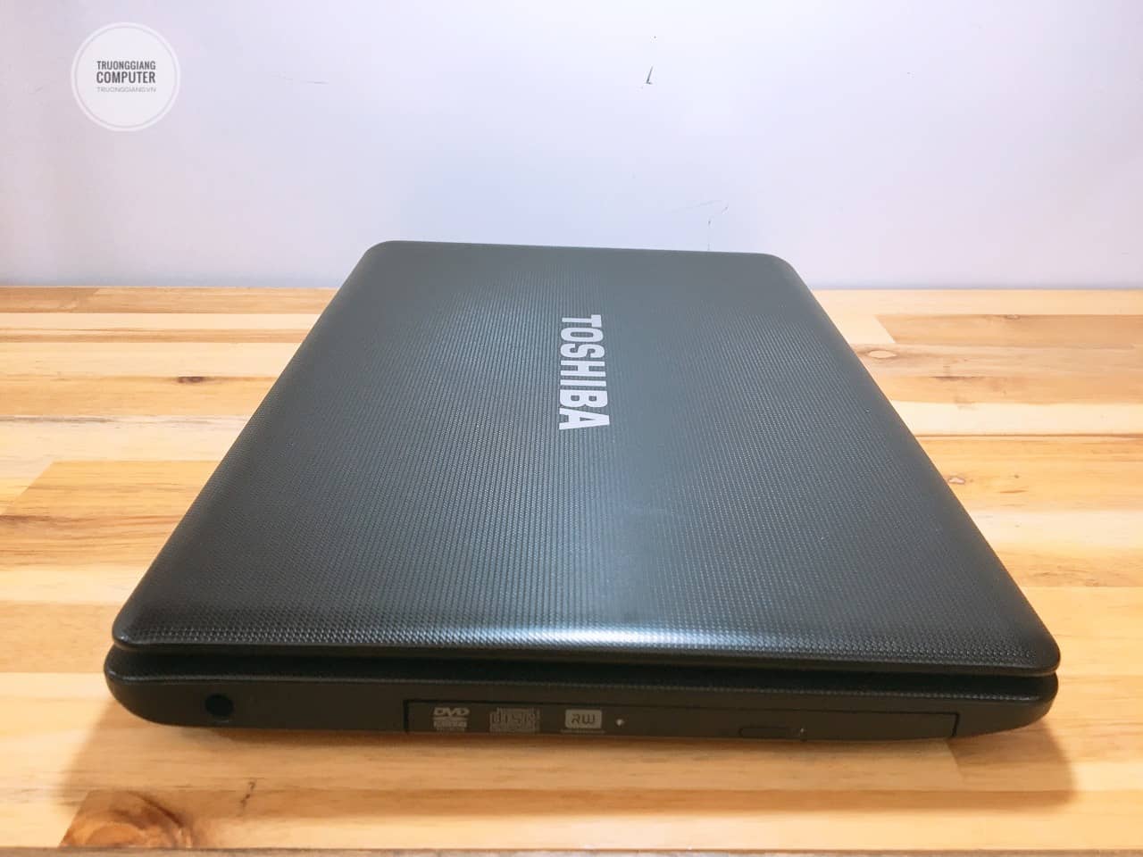 Thiết kế Laptop Toshiba c600 cũ