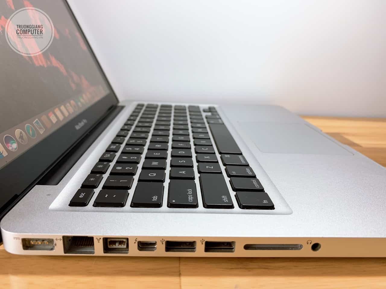 Macbook Pro 13Inch - Late 2011 Core I5 - Ram 8Gb - Ssd 120G - Truonggiang.Vn