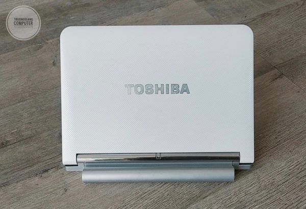 laptop-toshiba-nb205-atom-n280 (1)