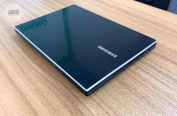 laptop-samsung-np300v4z-i3-2350m (3)