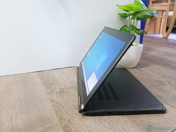 Lenovo-Thinkpad-Yoga-S1-6