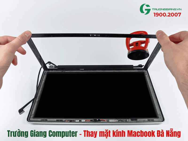 Thay mặt kính Macbook Đà Nẵng giá rẻ