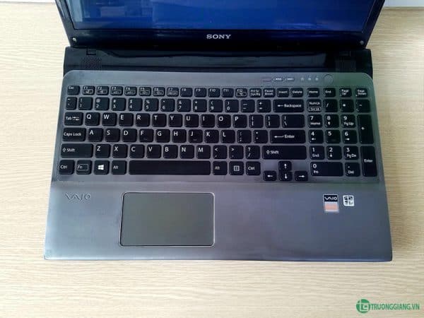 laptop-sony-vaio-sve15125cxs-6
