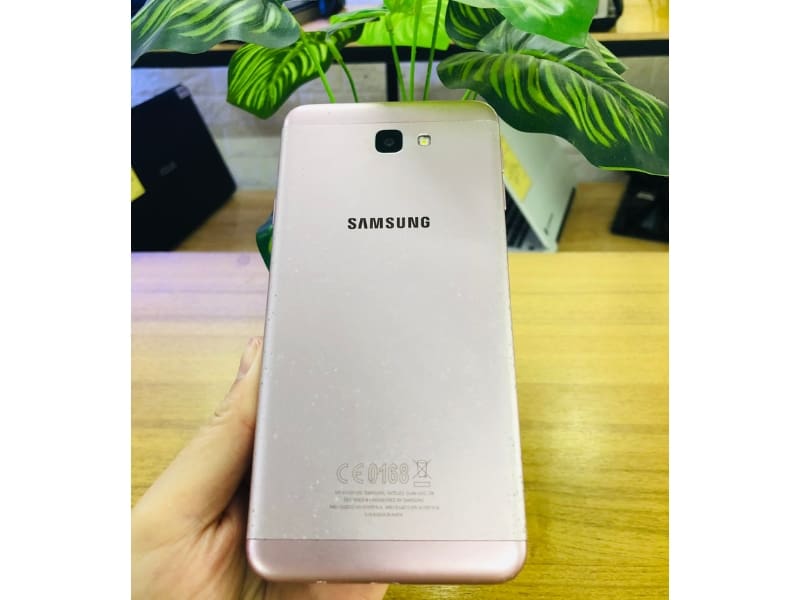 Thiết kế Samsung Galaxy J7 Prime