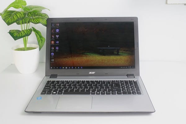 Laptop Acer Aspire V3-574