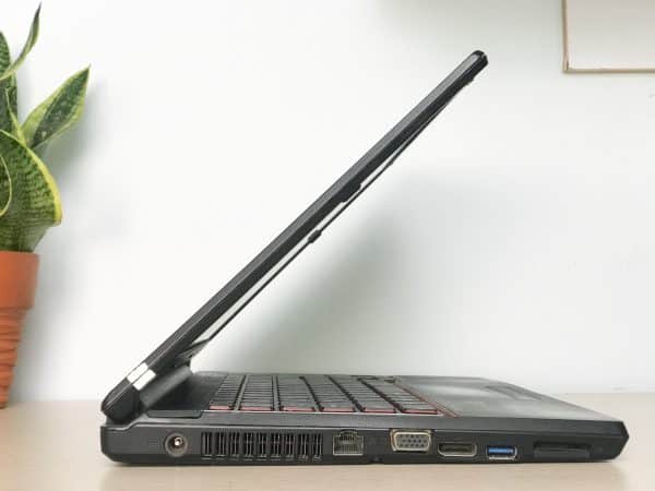 fujitsu-lifebook-e544 (6)