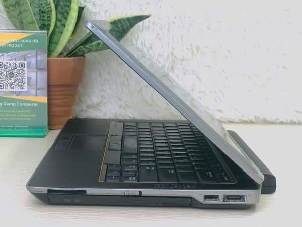 Cổng kết nối DELL LATITUDE E6320