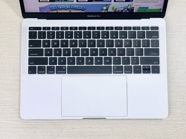 macbook-pro-2017-13-inch-5