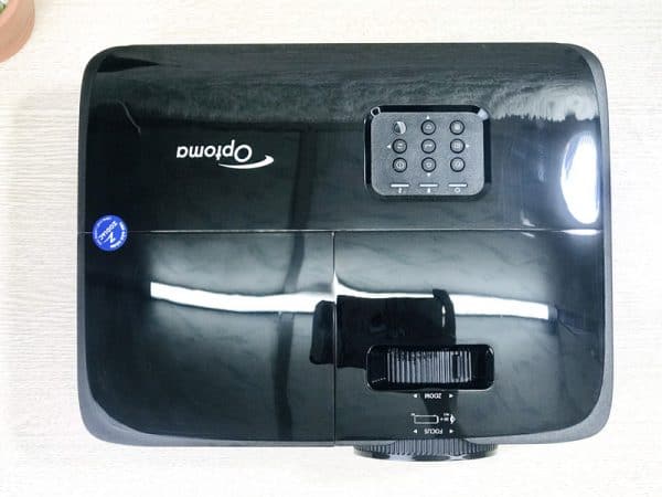 may-chieu-optoma-qm370s-3