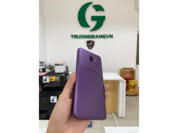 Thiết kế samsung galaxy J8 -1