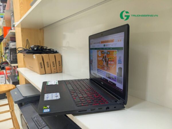 Laptop cũ Dell Inspiron 5577 i7-7700HQ 4 (2)