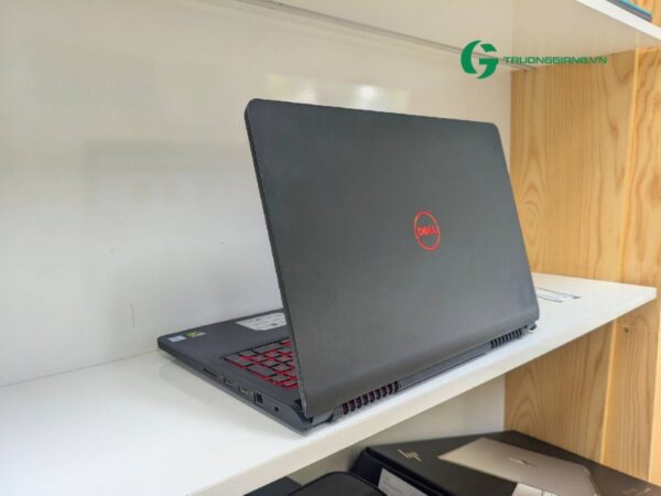 Laptop cũ Dell Inspiron 5577 i7-7700HQ 4