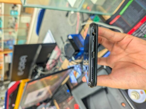 Điện thoại Vivo Y11 6GB_128GB 3