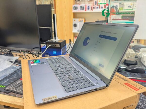 Laptop Lenovo IdeaPad Slim 3 5
