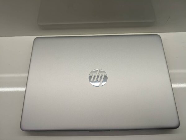 Laptop cũ HP 348 G7 I3-8130U 3