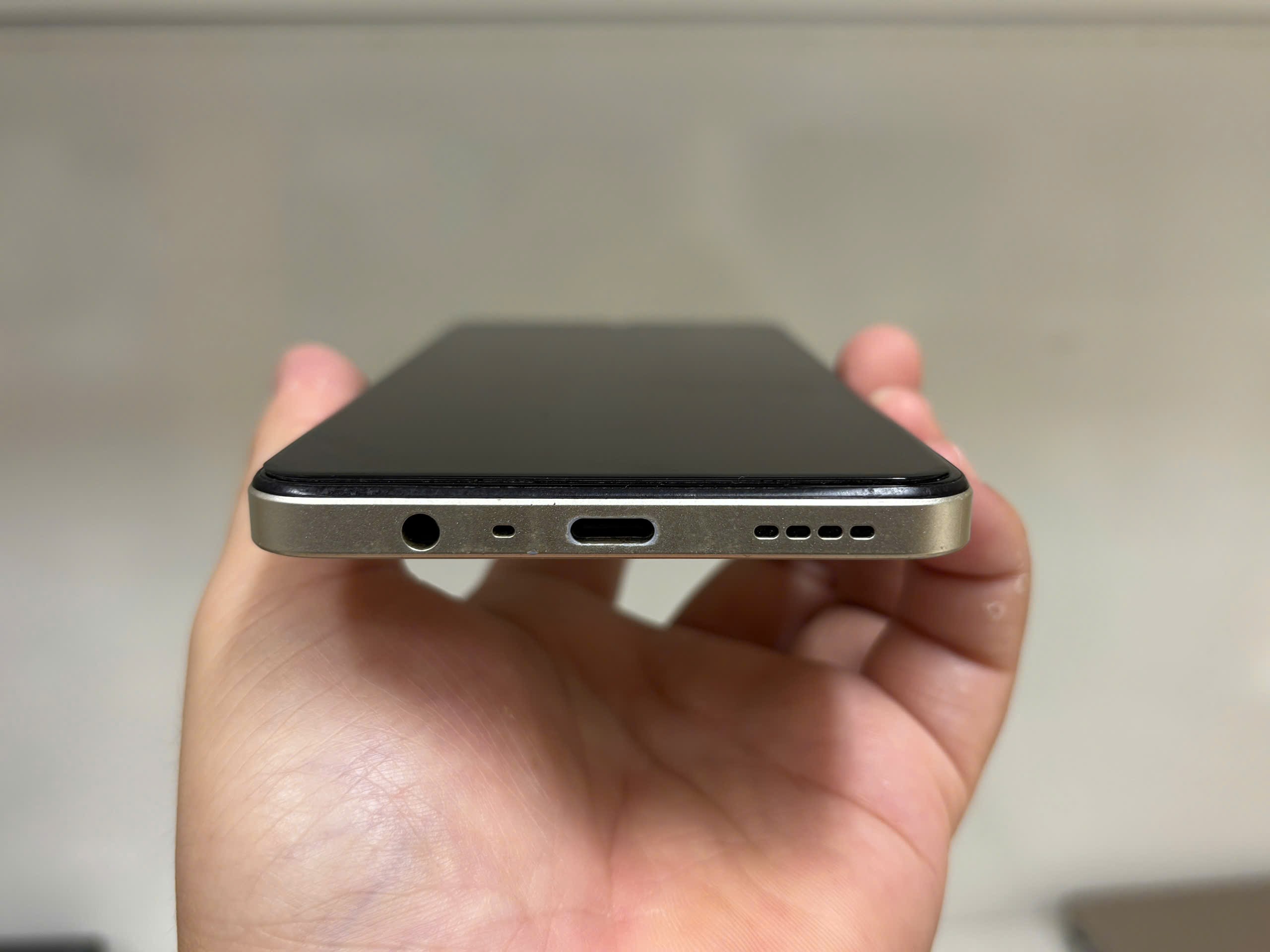 cong-ket-noi-dien-thoai-realme-c53