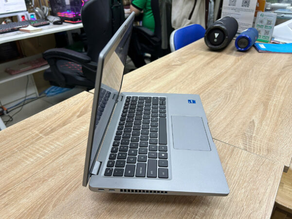 LAPTOP-DELL-05 LAPTOP-DELL-05