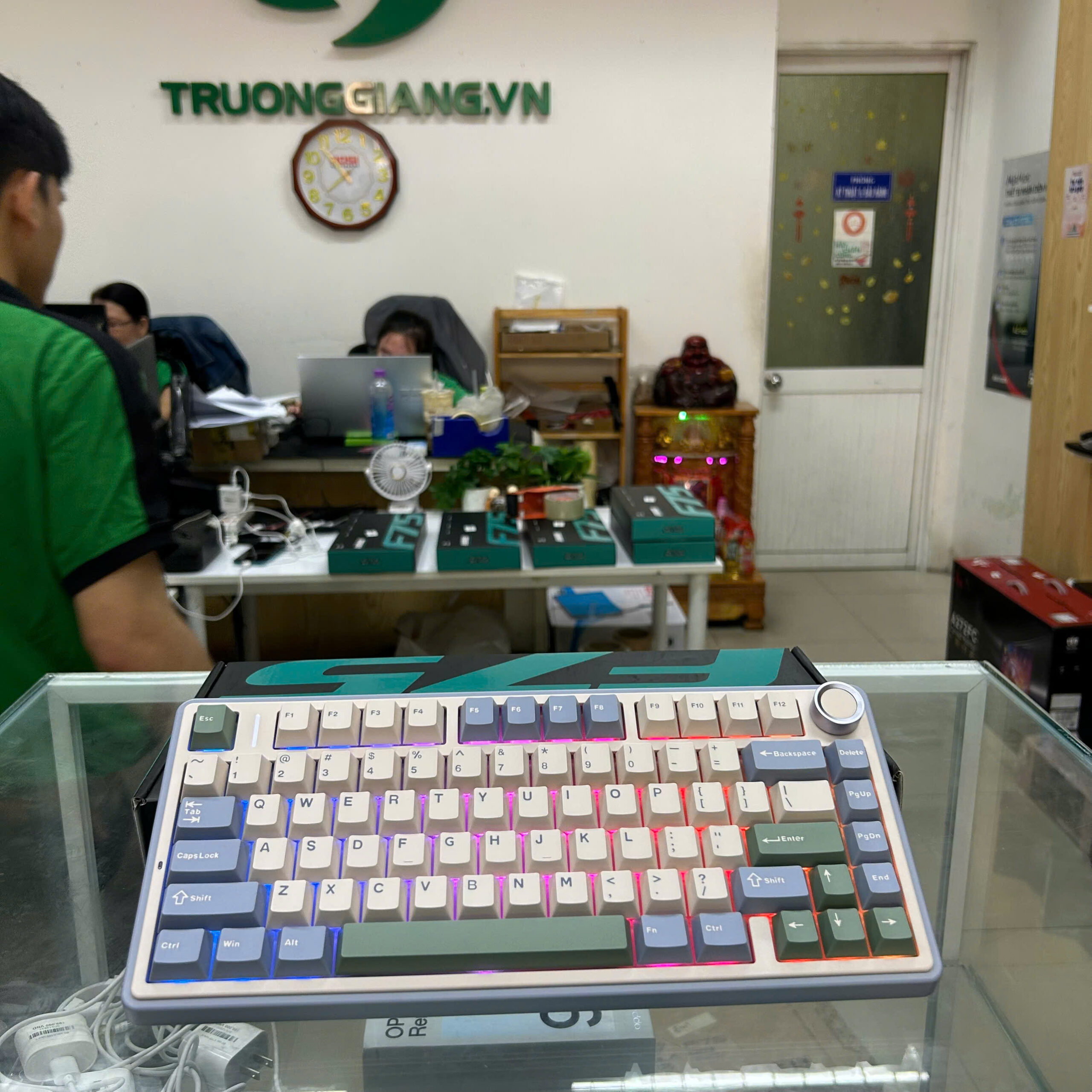 Bàn phím Aula F75 Xanh Băng tại Trường Giang